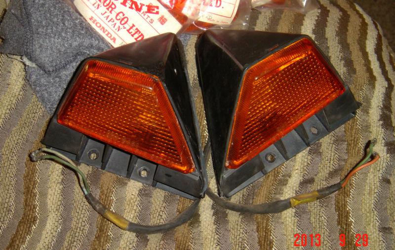 Sell New LEFT Rear Turn Signal Lens Honda Elite 125/150 Deluxe CH125