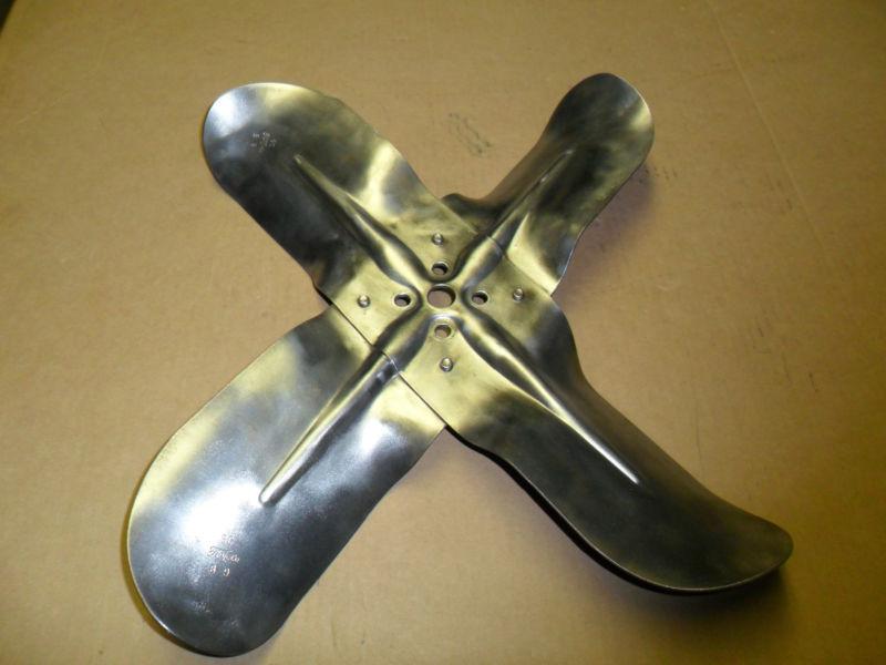 Ford fan 17" mustang