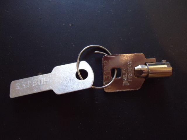 99-02 BUELL LIGHTNING X-1 COMPLETE FUEL TANK ASSEM. W/ CAP KEY, US $200.00, image 2