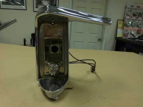 1968 oldsmobile 88 98 front right parking lamp housing