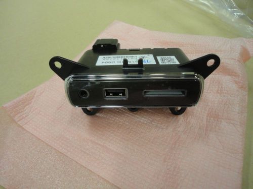 Mopar 68141322aa media ctr hub chrysler