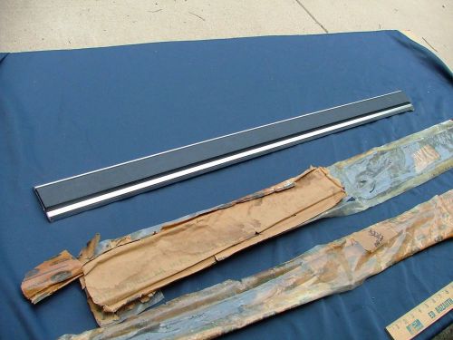 1981-86 ford f-series truck, bronco door lower side moulding, rh, nos!