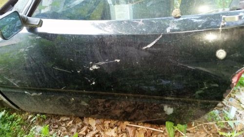 1977 corvette left side door, incl. latch, window mech. and mirror.