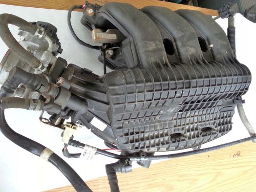 Ford freestyle 3.0l v-6 upper intake - used