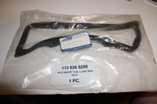 Mercedes-280-250-230-sl-113 right tail light gasket