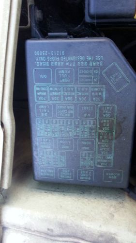 Hyundai accent 2000 - 2003 3 hatch silver manual 1.5 fuse box