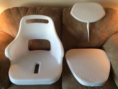 Todd brand chesapeake model 500 helm seat w/cushions - brand new mint conditon