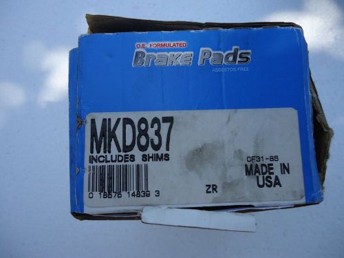 Last chance  bendix disc brake pad-semi-metallic front bendix mkd837