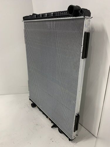 Freightliner 05-26678-001, 05-26621-001 Radiator # 601138, US $173.00, image 2