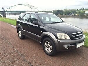 Kia sorento door hinges front drivers side 2004