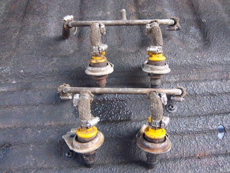 Set of 4 used porsche 914 vw 1.7l fuel injectors with rails 