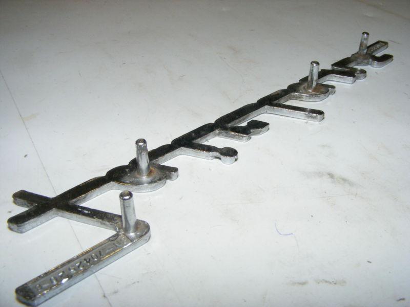 1955 FORD FAIRLANE QTR PANEL BODY SIDE EMBLEM NAME PLATE BADGE , US $8.99, image 2