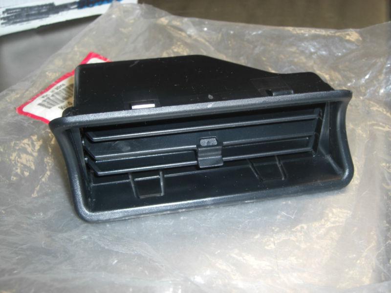 Honda r. air outlet part# 64450-mca-000 brand new! free shipping! bx38-101
