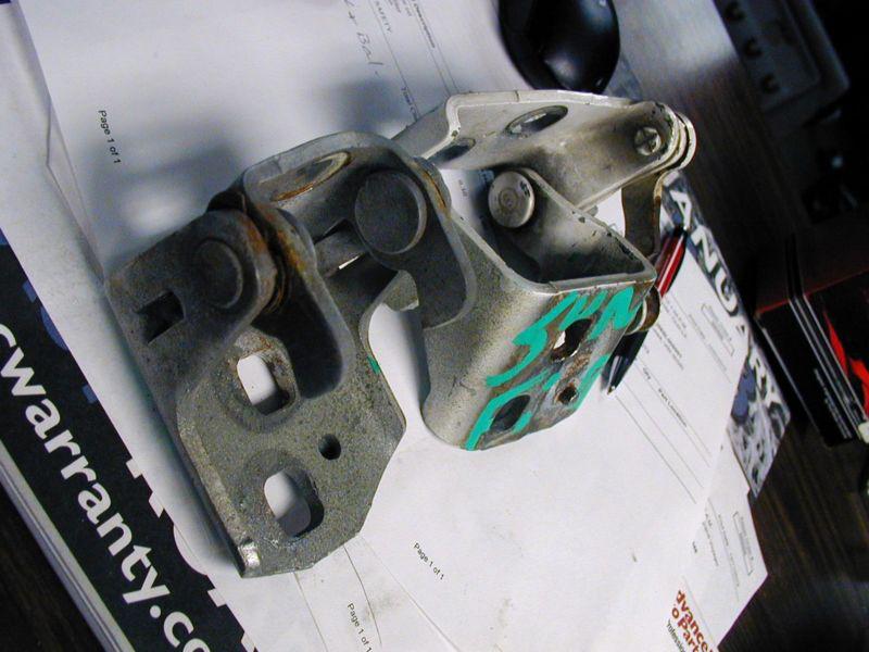 1995-2005 pontiac sunfire chevrolet cavalier rh right hand hinge set upper lower