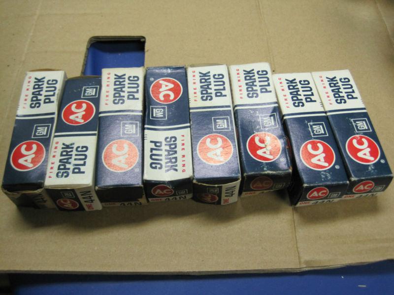 Nos gm set 8 ac delco 44n spark plugs camaro chevelle nova green rings