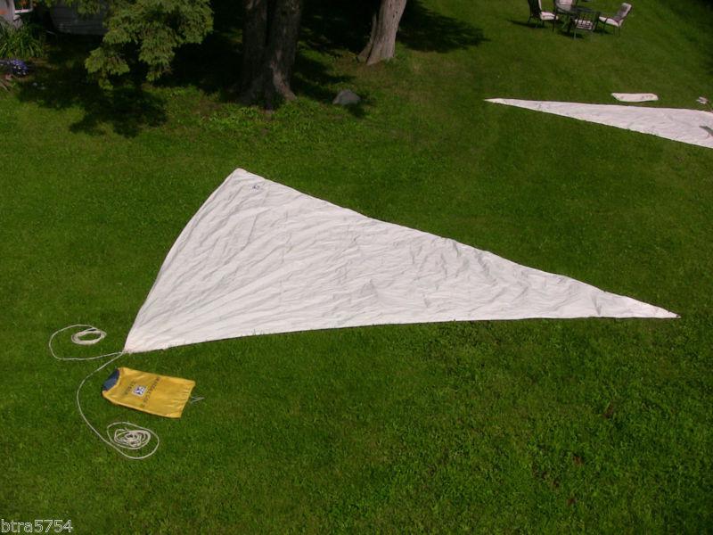  genoa sail for a magregor venture in mint condition luff: 22' foot:16'