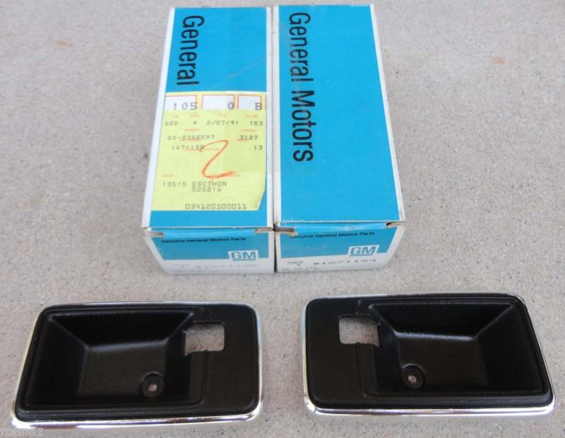 Nos 77-81 camaro trans am z28 firebird door panel handle escutcheon bezels pair