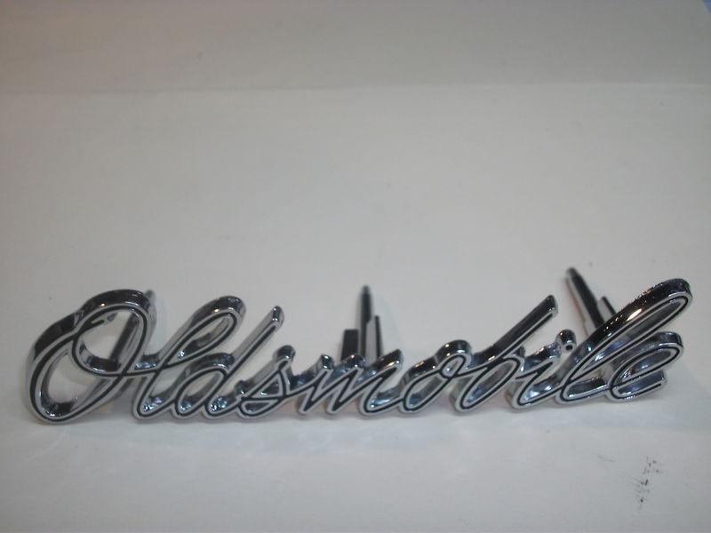 1970 new olds cutlass grill emblem 70