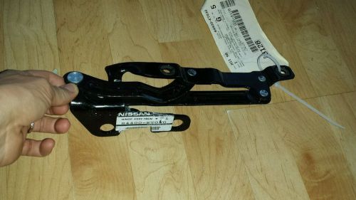 2008-2012 nissan sentra oem  sentra trunk lid hinge right 84400-et030