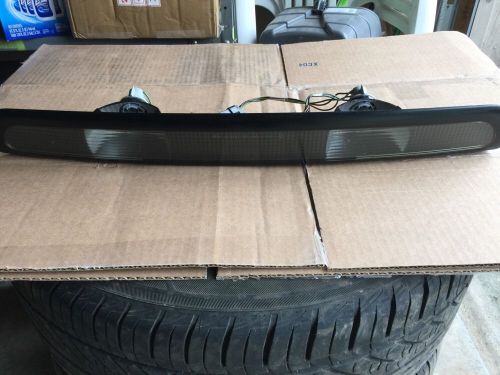 04-08 pontiac grand prix trunk mounted reverse &amp; license plate light