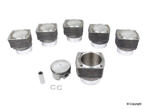 Mahle engine piston w/rings 060 43033 057 engine piston
