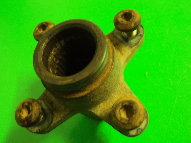 Purchase YAMAHA WOLVERINE 350 4X4 1995 REAR BRAKE HUB in Caryville