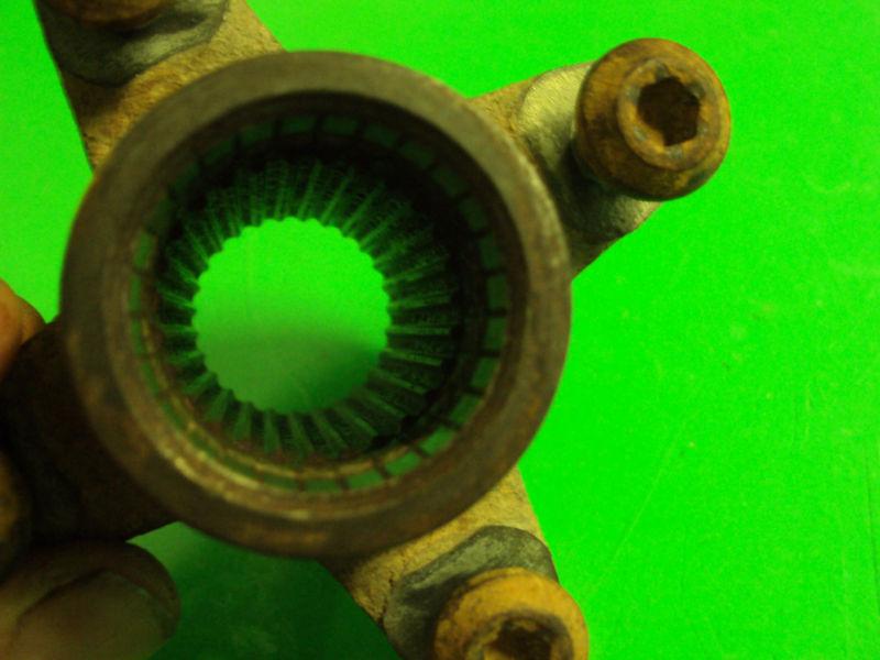 Purchase YAMAHA WOLVERINE 350 4X4 1995 REAR BRAKE HUB in Caryville