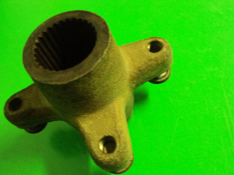 Purchase YAMAHA WOLVERINE 350 4X4 1995 REAR BRAKE HUB in Caryville