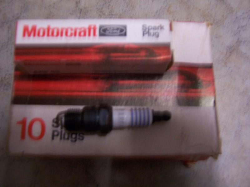 Nos box of 8 motorcraft spark plugs arf42 for 351 c ford pantera or mustang 70-7