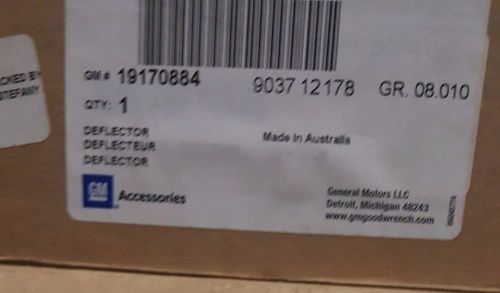 19170884 molded hood protector gmc acadia 2010-2012