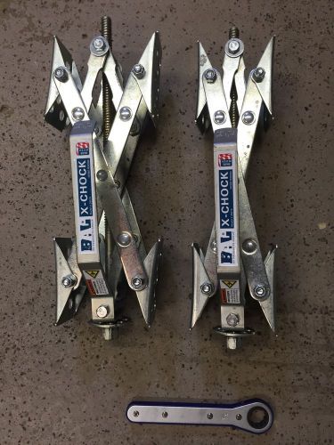 Bal 28010 x-chock tire locking chock - like new, excellent condition