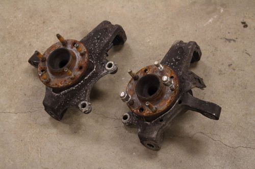 96-04 corvette c5 used front spindles pair w/ hubs oem gm
