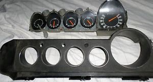 1970-1974 dodge challenger plymouth barracuda instrument gauge cluster w/bezel