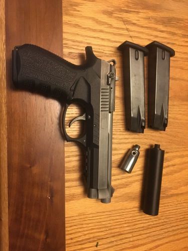 Zoraki 918-t blank firing gun