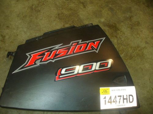 Polaris fusion 2005 900 plastic left side panel   r