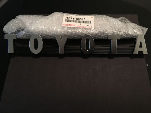 Oem toyota 1969-1974 land cruiser bj40 fj40 front grille toyota emblem badge new