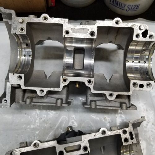 2001-2003 polaris edge xcsp rmk switchback touring 500 600 crankcase 2201931