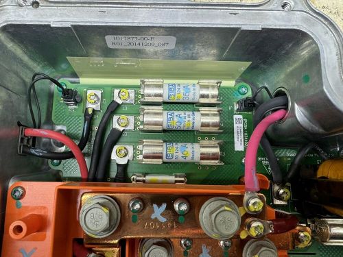 ✅ 2017 mercedes b250e voltage converter module front fuse box 1016211-00-j oem