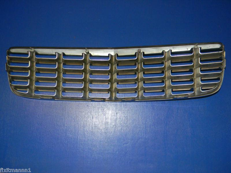 00 01 02 03 04 05 Cadillac DTS DHS OEM grille grill **SOLD WITH WARRANTY** BB258, US $112.50, image 2