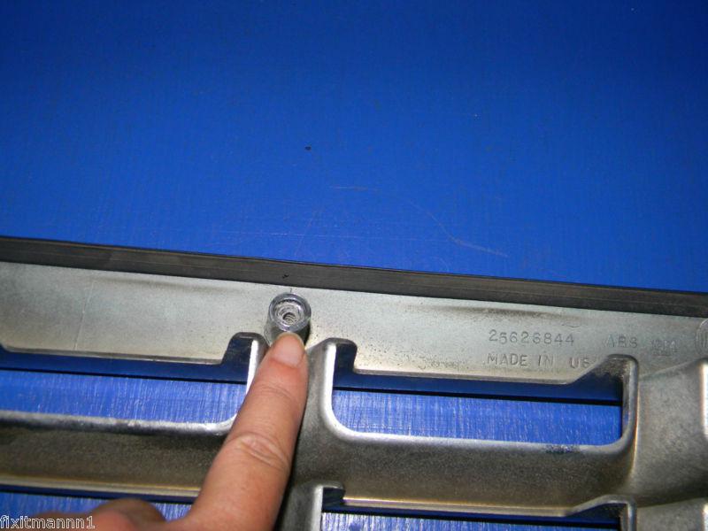 00 01 02 03 04 05 Cadillac DTS DHS OEM grille grill **SOLD WITH WARRANTY** BB258, US $112.50, image 3