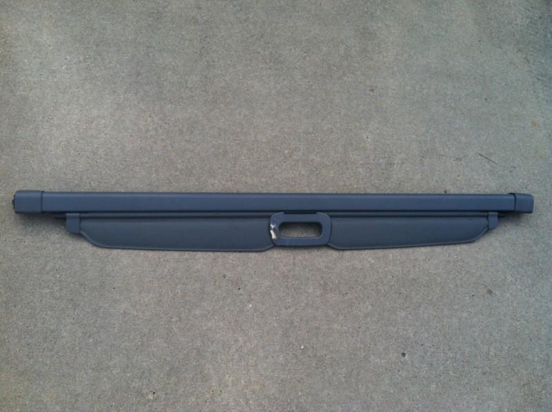 Purchase 06 Jeep Grand Cherokee WK cargo area security pull shade cover