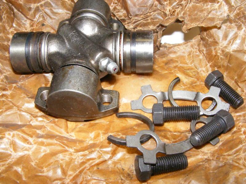 1949 50 51 52 53 54 55 56 FORD PSSG THUNDERBIRD REAR U-JOINT NOS B5AZ-4637-A, US $24.99, image 2