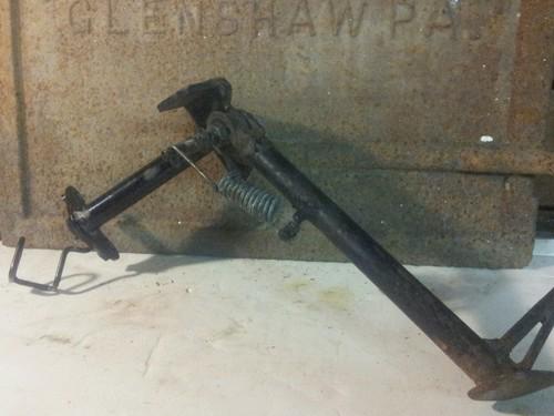 91 honda cb250 nighthawk - kick stand side stand- great shape!!