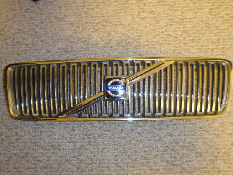 Volvo s80 oem one chrome grille 2000