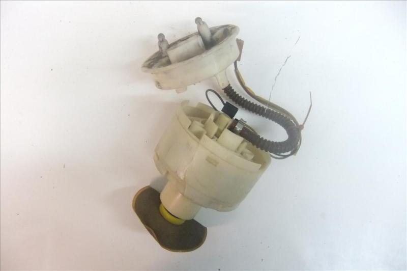 Purchase 2004 VOLKSWAGEN PASSAT FUEL PUMP 2464257 in Las Vegas, Nevada