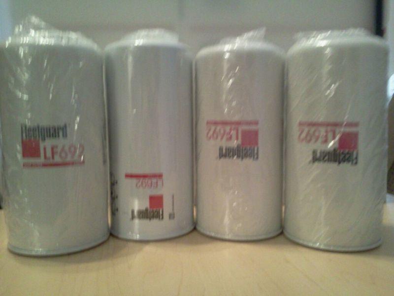 Fleetguard oil filter lf692 lot of (4)