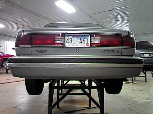 1993 buick lesabre center trunk tail light