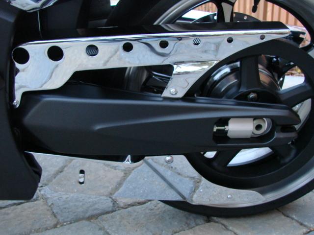 Yamaha raider  chrome upper & lower , upper with hole's 