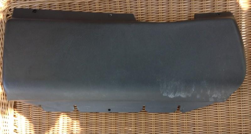 Bmw e30 325i 318is 325ic 88-92  kick panel  knee panel (air bag models) 