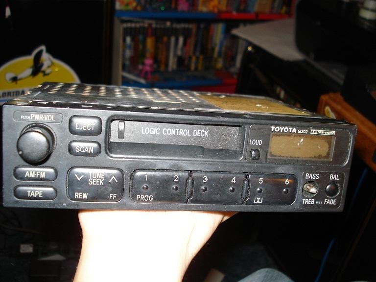 94-99 toyota  tape player/radio untested